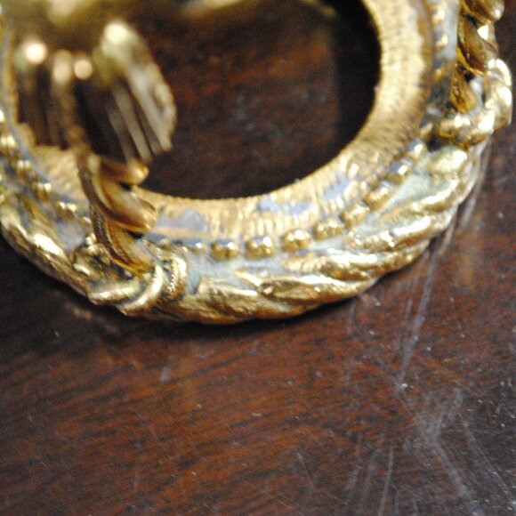 Vintage Stylebuilt Porcelain Bathroom Cup with Cord & Tassel Stand - Picture 13 of 15